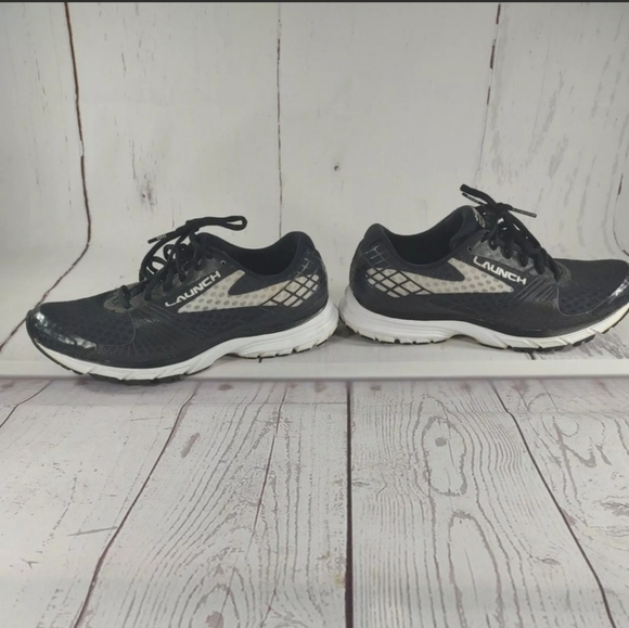 Brooks Launch 3
Running Shoes Black Athletic - Picture 2 of 6